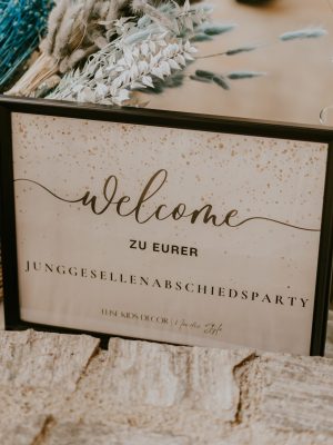 Braut und Freundinnen gestalten Haarkränze beim Bride Craft Brunch bei Elise’s Atelier