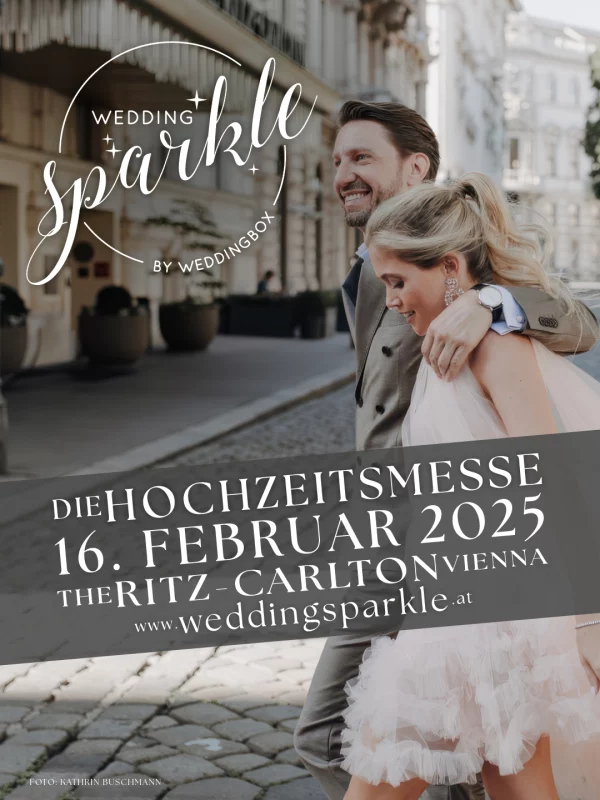 Brautpaar auf dem Weg zur Hochzeitsmesse – Wedding Sparkle 2025 im The Ritz-Carlton, Vienna.