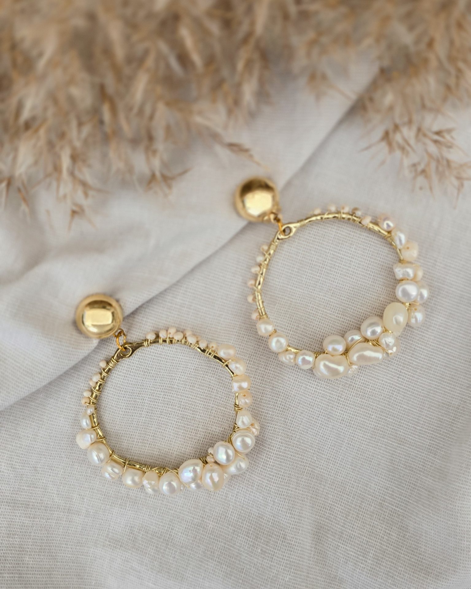 Pearl Luxe Statement Perlenohrringe - Image 5