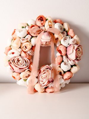 Blumenkranz mit Ranunkeln & englischen Rosen 30 cm